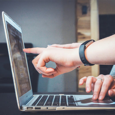 Persönliche Beratung am Laptop